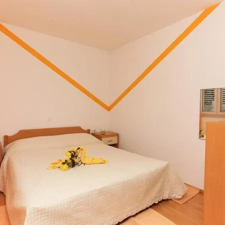 Pojko - One-bedroom With Terrace Yellow *