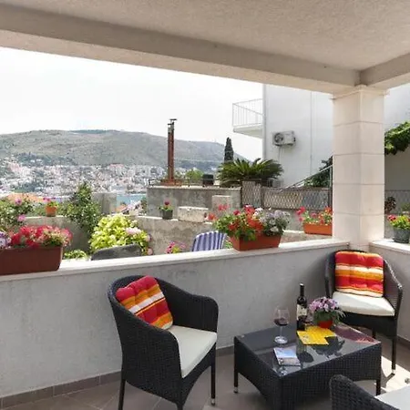 Pojko - One-bedroom With Terrace Yellow Apartment Dubrovnik