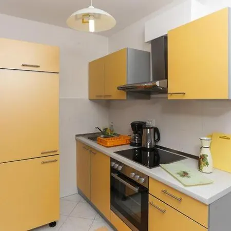 Pojko - One-bedroom With Terrace Yellow * ドゥブロブニク