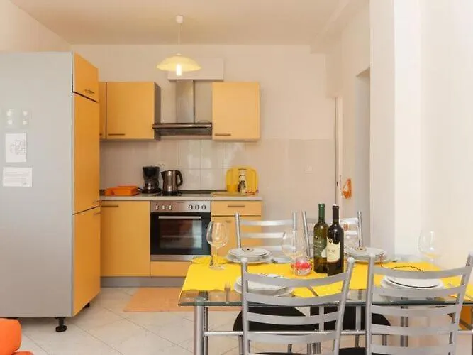 Pojko - One-bedroom With Terrace Yellow * Dubrovník