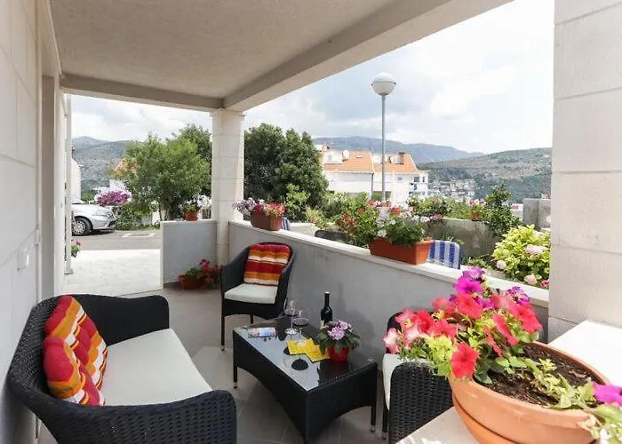 Pojko - One-bedroom With Terrace Yellow * Dubrovník