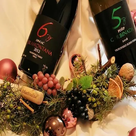 Pojko - One-bedroom With Terrace Yellow